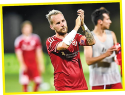 شفر از هفته‌های اول به هموطنش بازی می‌دهد