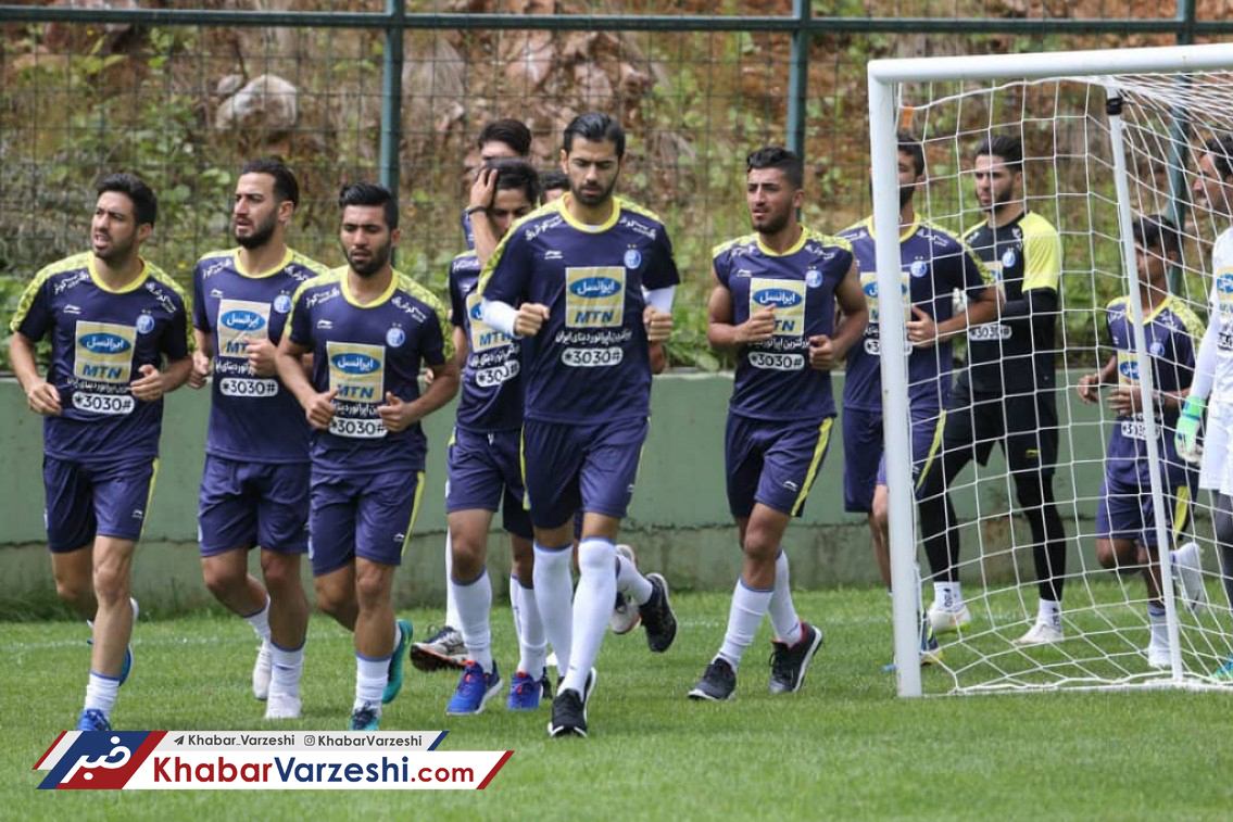 قرارداد استقلالی‌ها روی هوا