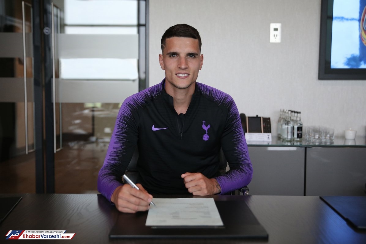 لاملا با زنبق‌های سفید تمدید کرد