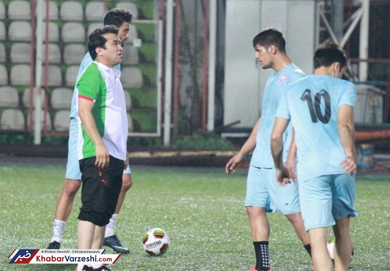 عزیزی: من و دایی با هم کری نداریم