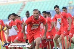 حسینی: بهاروند برای فوتبالیست‌ها ارزش قائل نمی‌شود