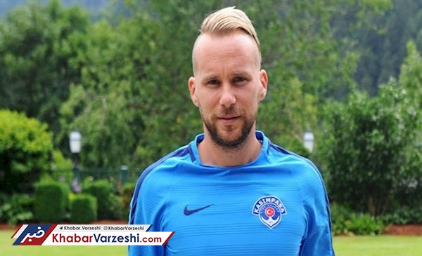 نیومایر برای تست پزشکی استقلال به تهران می‌آید