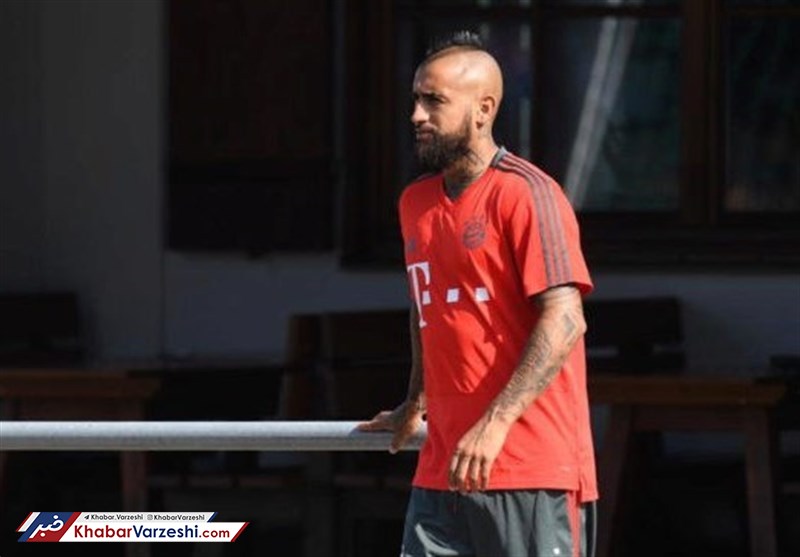 ویدال راهی بارسلونا شد