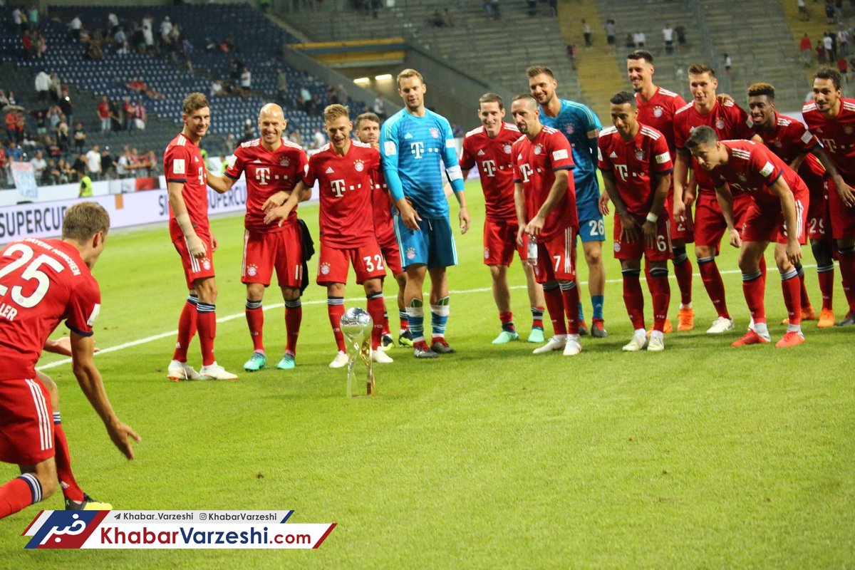 عکس| ژست جالب بایرنی‌ها در جشن قهرمانی