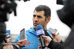 وقتی رحمتی کلین‌شیت کرده، چرا باید عوض شود؟