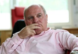 هوینس: هیچ بازیکنی ۲۰۰ میلیون یورو نمی‌ارزد