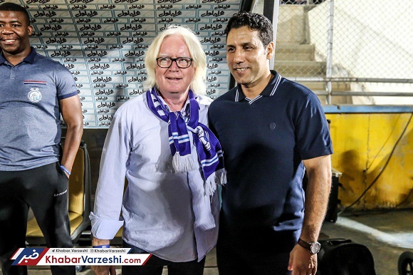 برای شفر کری نمی‌خوانم