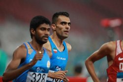 نقره ۱۵۰۰ متر بر گردن امیر مرادی