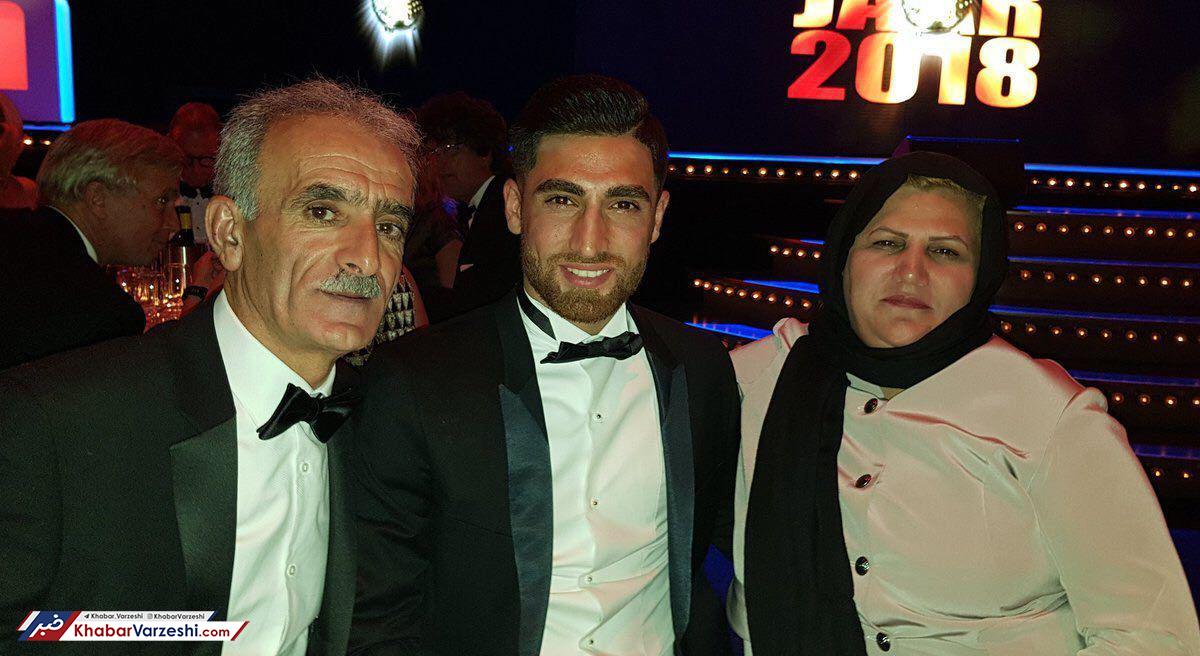 عکس| جهانبخش با خانواده در مزاسم بهترین های لیگ هلند