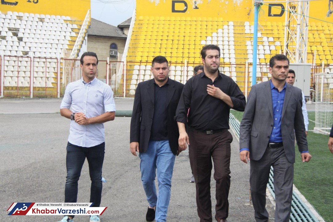 تصاویر| علی کریمی در مراسم تشییع مرحوم غلام نژاد