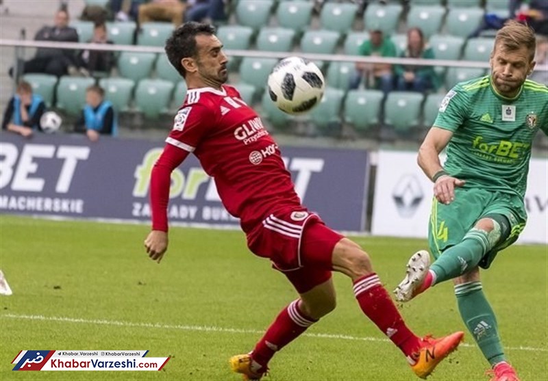 صعود اشلانسک در حضور احمدزاده