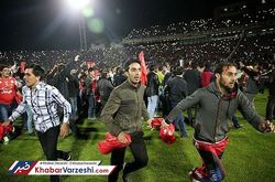 درگیری شدید و دخالت نیروی انتظامی در حاشیه دیدار تراکتورسازی