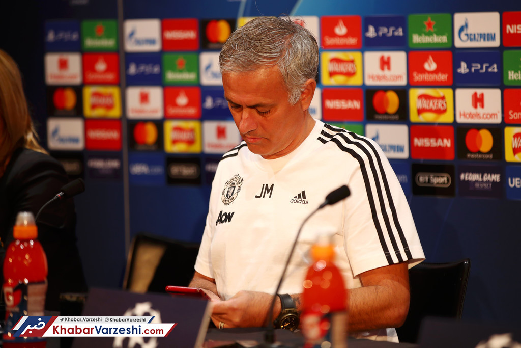 عکس| مورینیو: از پشت سریت بپرس!