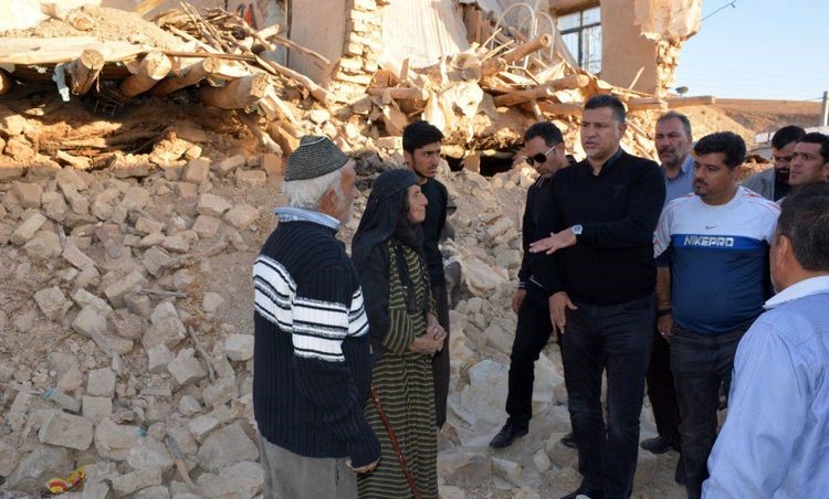 نه، علی دایی سلبریتی نیست