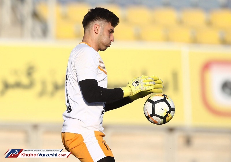 عذرخواهی دروازه بان جنجالی پرسپولیس