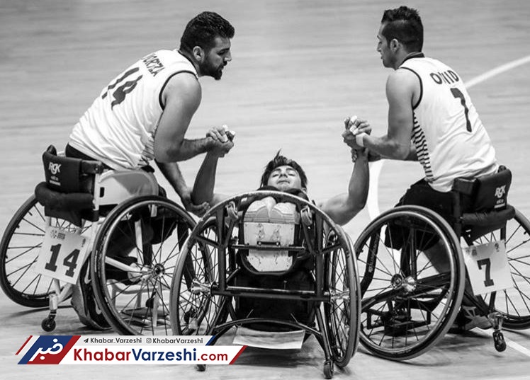 عکس روز| سرآمد در میدان قهرمانی، سربلند در کلاس انسانیت