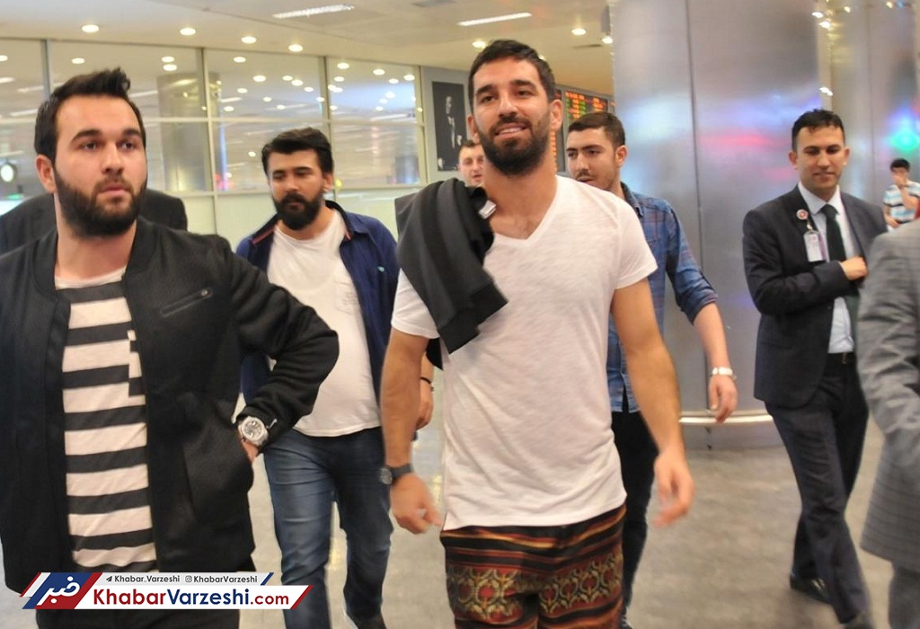 خطر زندانی شدن بیخ گوش ستاره محبوب