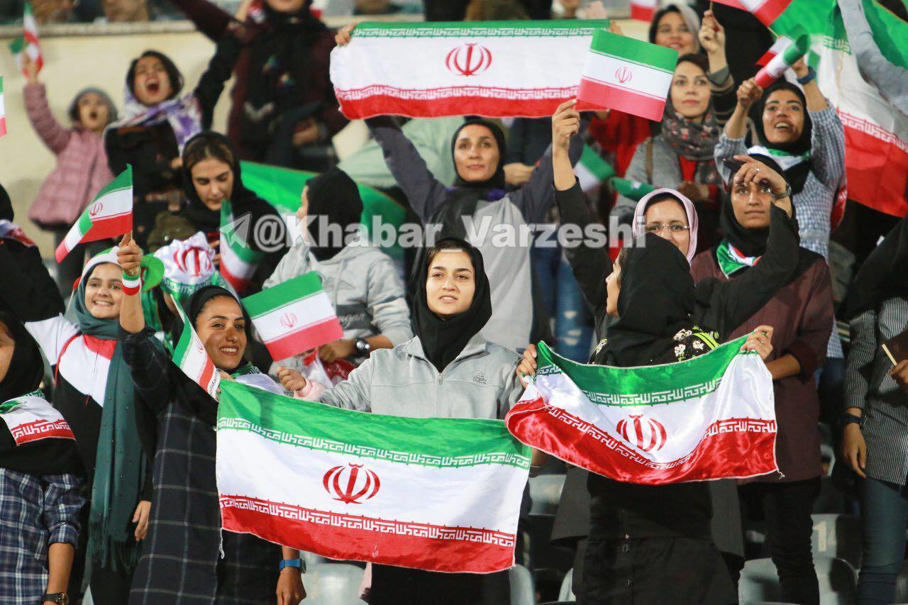 عکس| اولین بانوان تماشاگر بازی تیم ملی