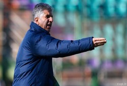 این مربی می بازد اما استعفا نمی دهد