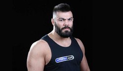 دوئل بزرگ علی‌اکبری و واخائف روسی به تعویق افتاد