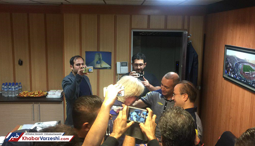 عکس| خوش و بش گرم شفر با مربی سپاهان