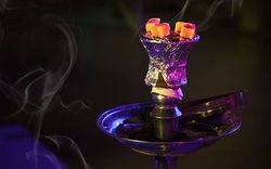 قلیان‌کشی ستاره جوان یک ساعت بعد از ناکامی تیمش!