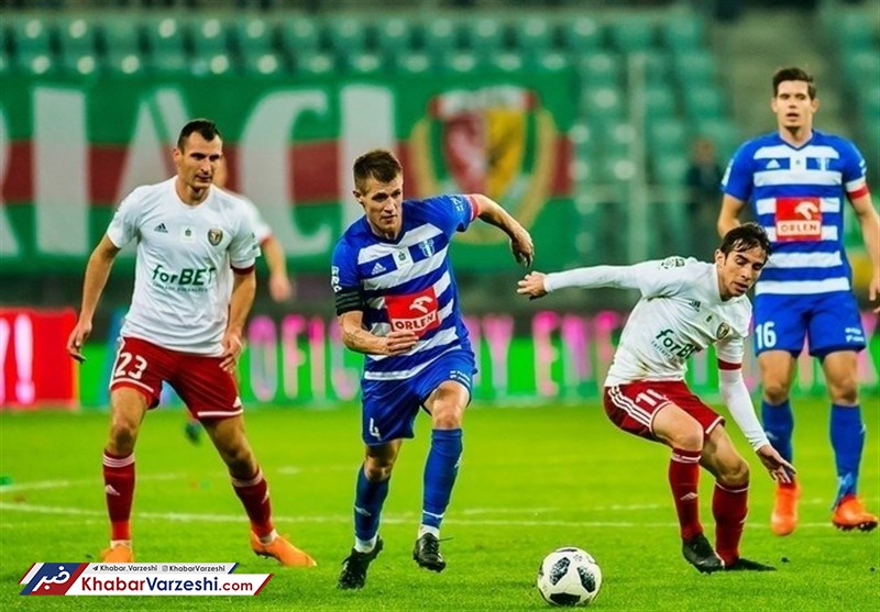 جریمه نقدی فرشاد احمدزاده از سوی باشگاه