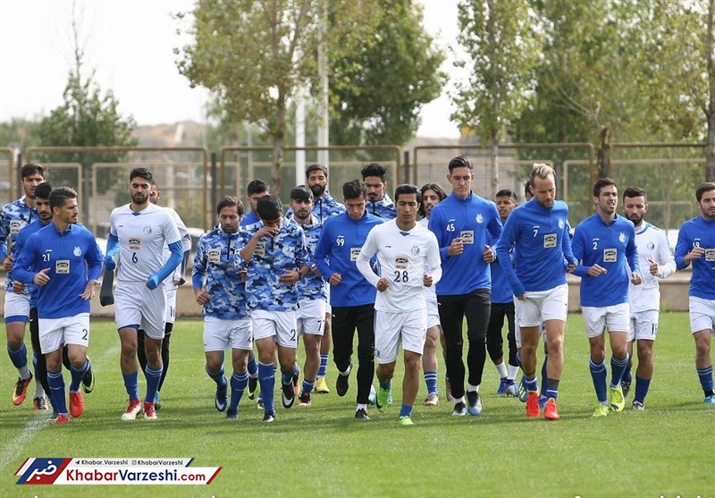 عکس| بازگشت مهاجم مصدوم و حضور علی کریمی در تمرینات استقلال