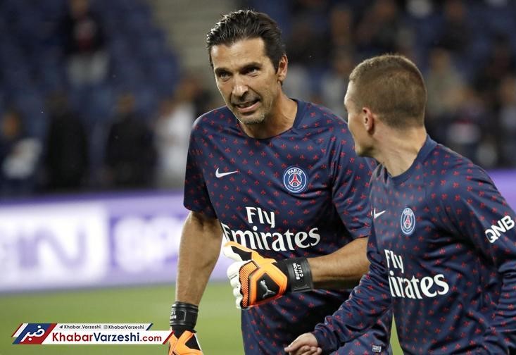 هواداری بوفون از بوکاجونیورز در دیدار فینال قرن!