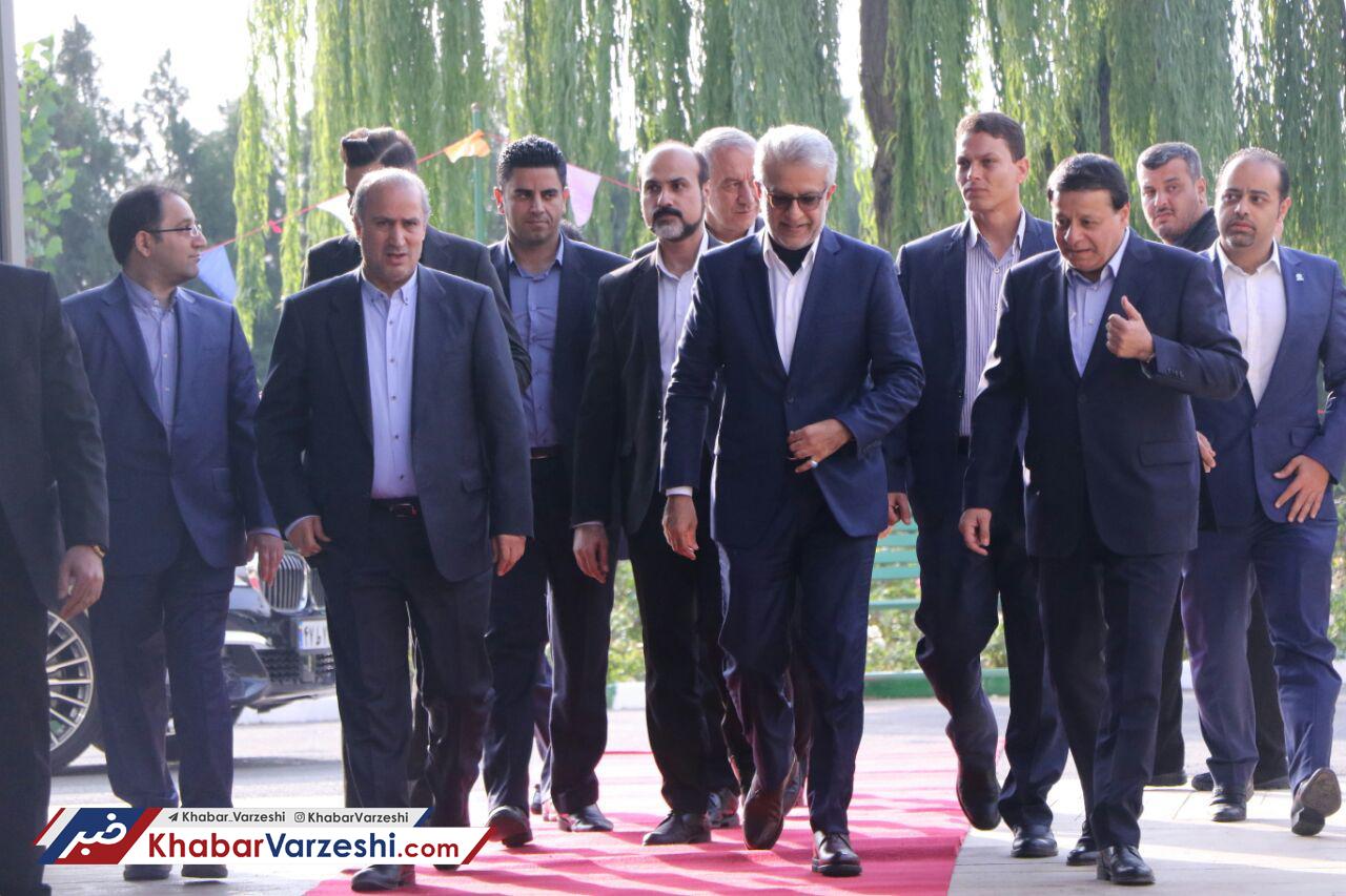 پای فیفا هم به جنگ قدرت کشیده شد؛ باید بروید!