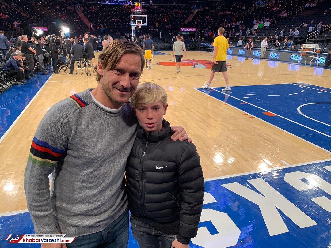 عکس| پسر توتی توپ‌جمع‌کن شد