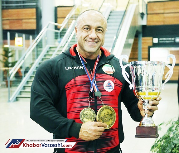 روشن‌ضمیر: فدایی همه مردم هم‌استانی هستمه، پرچم مازرون را بالا ورمه!