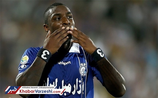 یک دقیقه سکوت به احترام هافبک استقلال که به طرز مشکوکی جان باخت