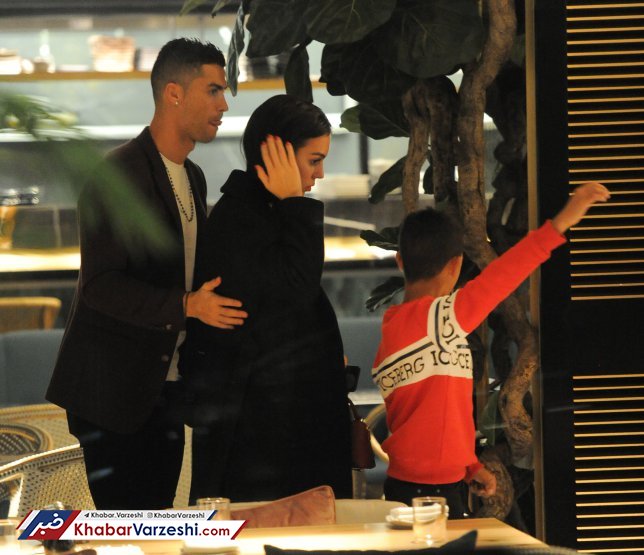 عکس| رونالدو رسماً از نامزدش خواستگاری کرد