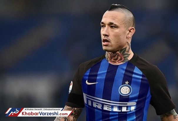 به نظر من فوتبالیست باید سیگار بکشد!