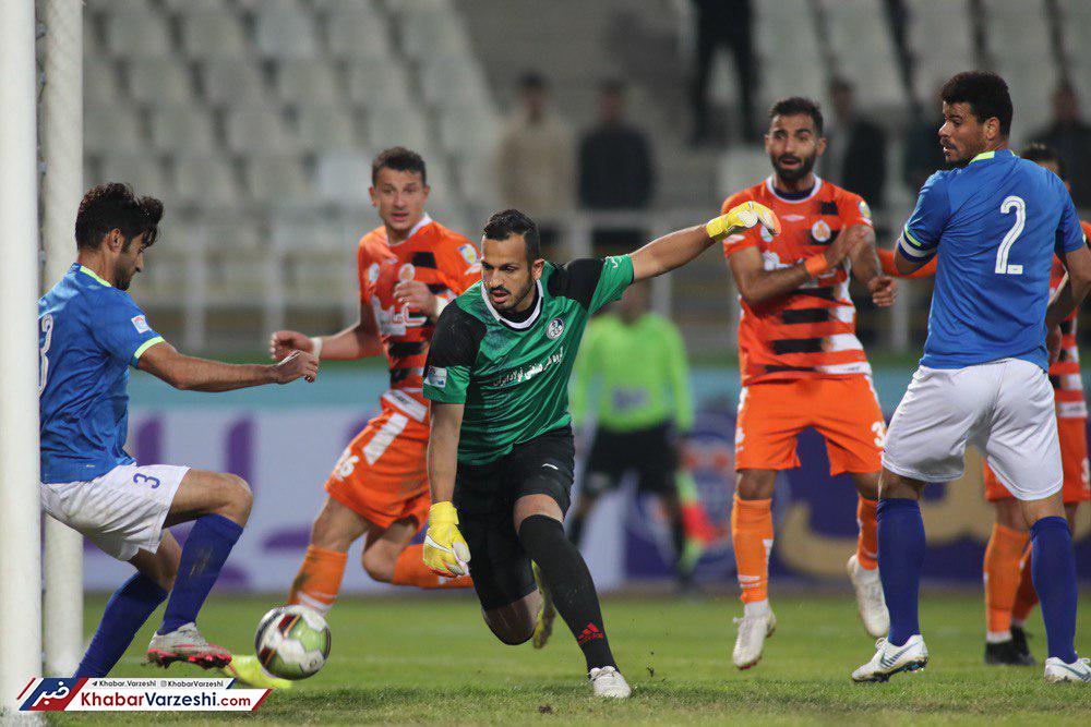 در بدترین روز‌های تراکتور دروازه‌بان این تیم بودم