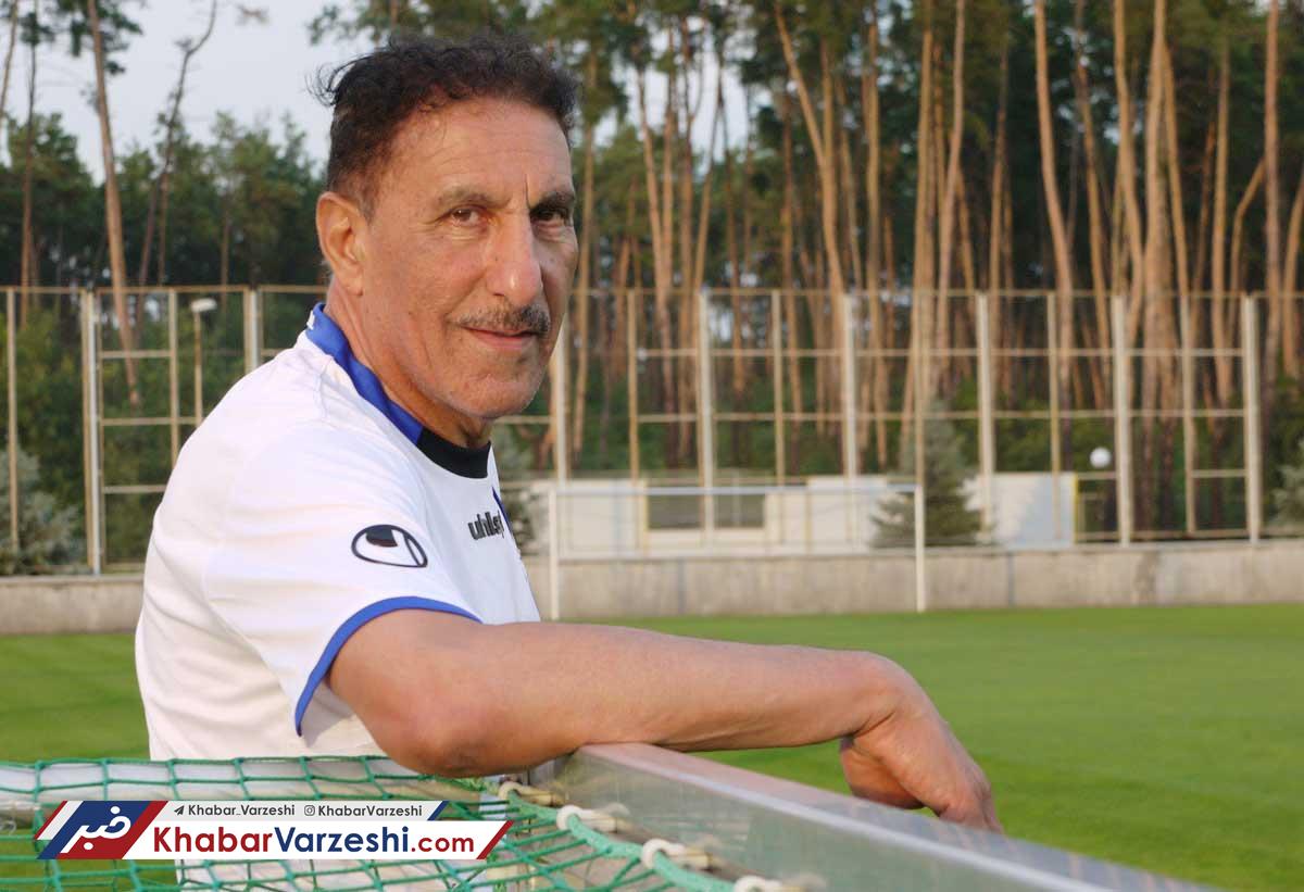 بازی‌ با سپاهان، جنگ تفنگ برنو و تانک است