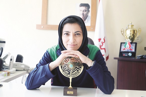 مظفر: به کاندید شدنم به عنوان یک مربی خانم افتخار می کنم