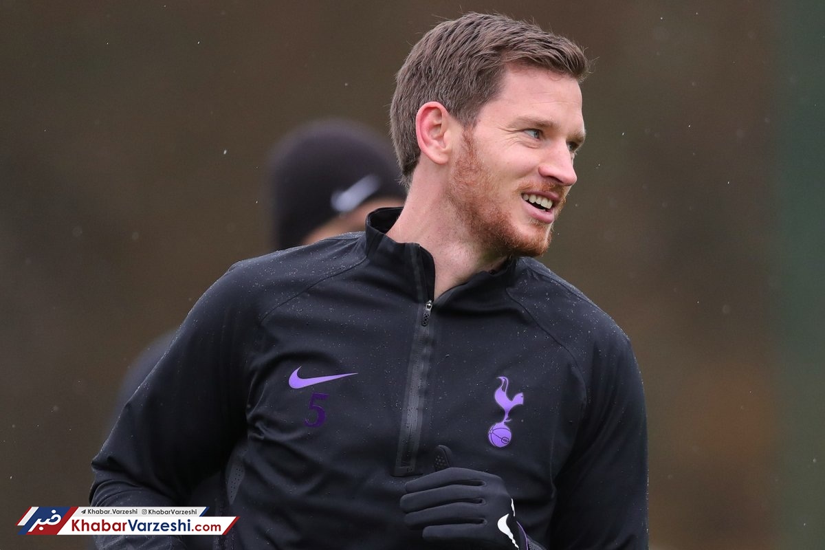 مدافع تاتنهام دو سال دیگر تمدید کرد