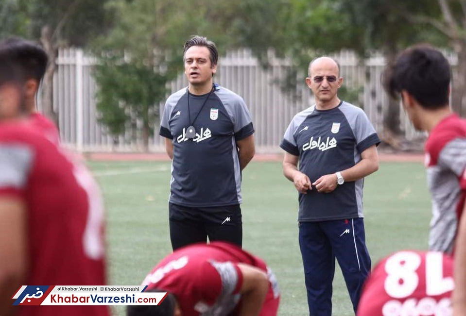 عادل زمان بردشان می‌خندید