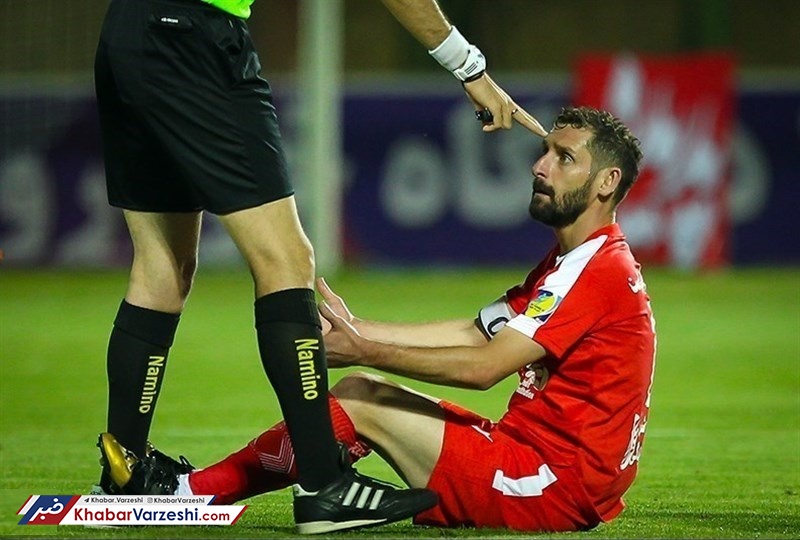 خلعت می‌رود، قاضی می‌آید