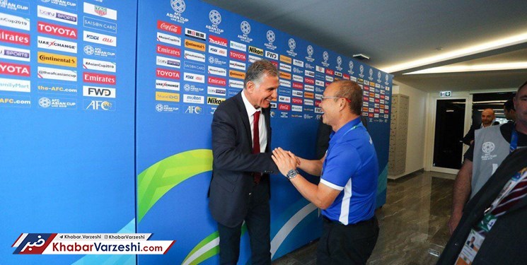 عکس| دیدار کی‌روش و سرمربی ویتنام پیش از شروع بازی
