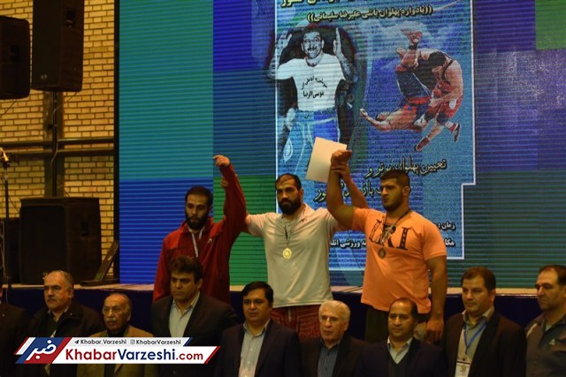 صادق‌زاده: پهلوانی به اسم نیست، باید دستگیر مردم بود