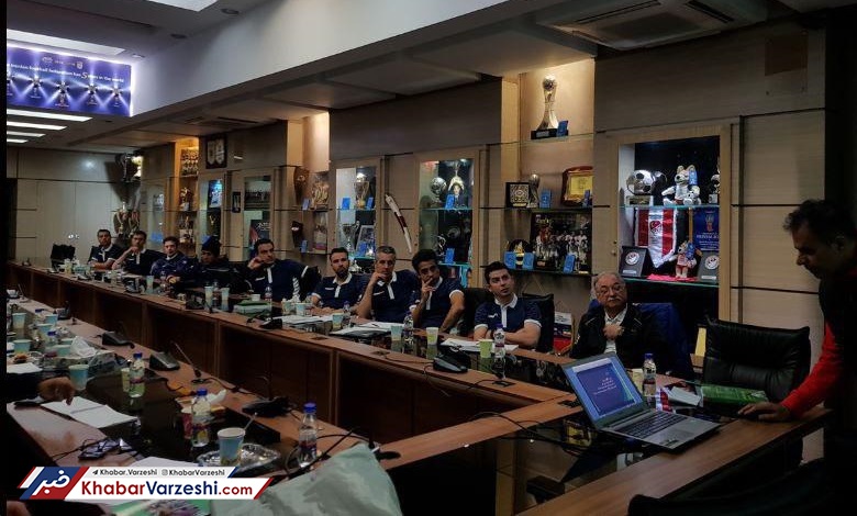 عکس| علی کریمی و رفقا در کلاس مربیگری