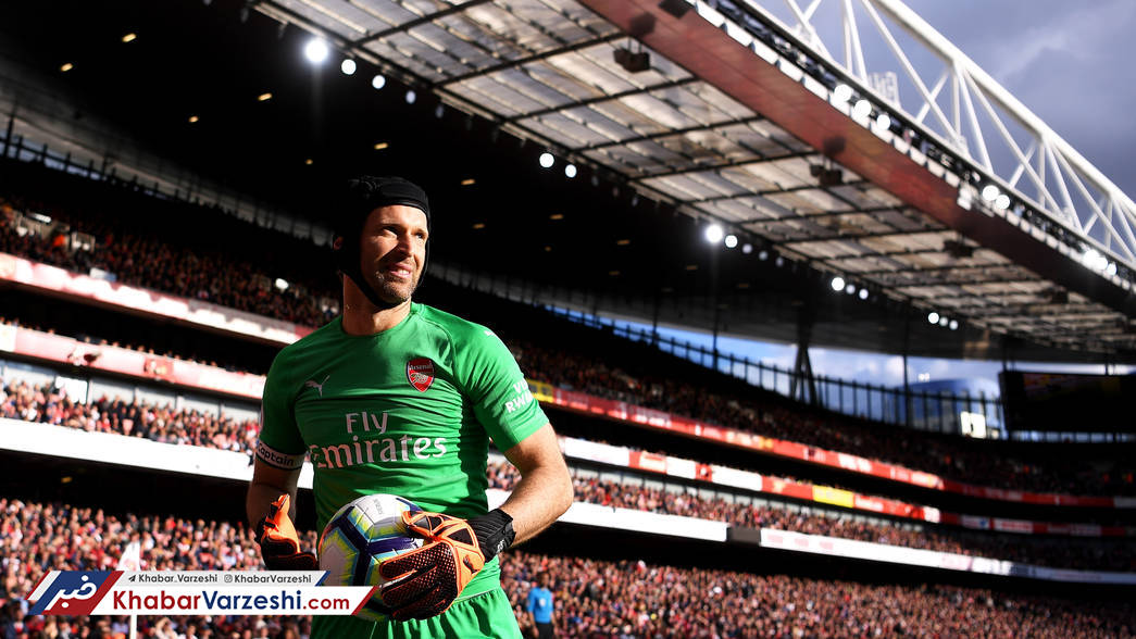 پتر چک؛ مردی که دستکش‌ها و کلاهش را آویخت!