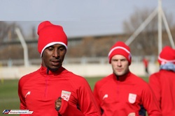 هافبک سرشناس تراکتور دوشنبه برمی گردد