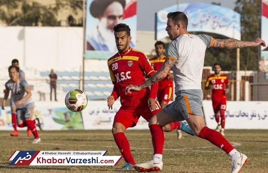 تراکتوری‌ها برای استوکس شعر انگلیسی سرودند