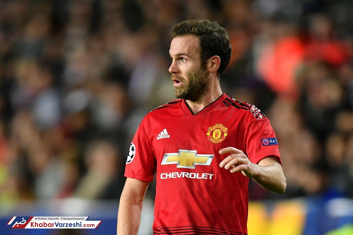 ستاره اسپانیایی یونایتد بر سر دوراهی