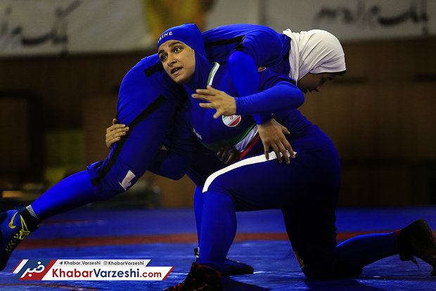 رقابت بانوان خوزستانی در مسابقات کشتی کلاسیک کشور