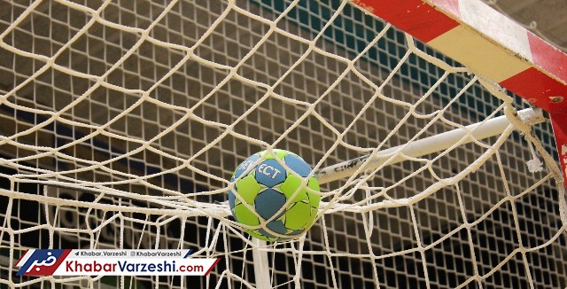 فولاد با پیروزی در دربی اصفهان صدرنشین شد